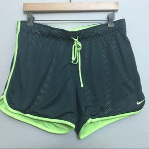 Nike Dri Fit Athletic Running Shorts SZ Large 💚🖤